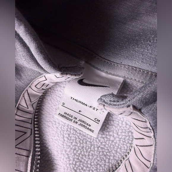 Women’s Small Nike Light Gray Quarter-Zip Sweatshirt - Picture 5 of 7